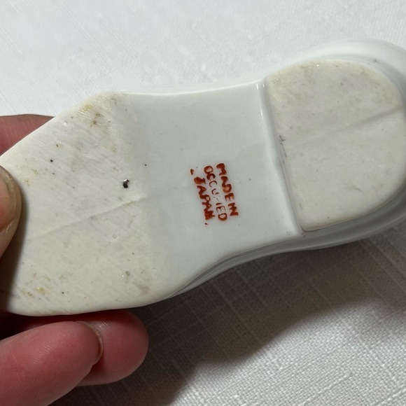 Vintage Floral Porcelain Shoe Figurines Set. Japan (2). Set of three - Picture 4 of 10